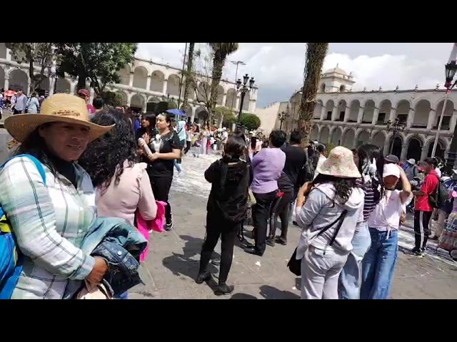 Carnavales desde la plaza de Armas de Arequipa