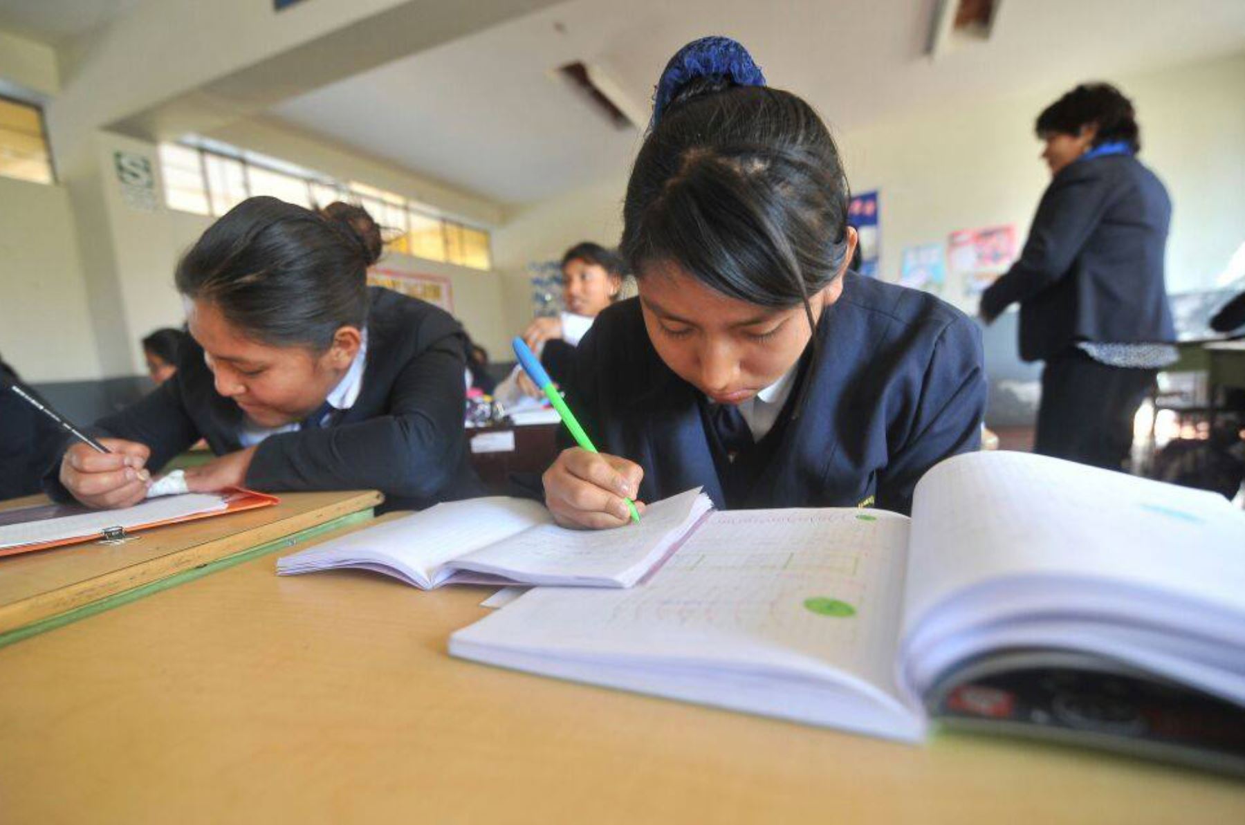 Retrasan ingreso a colegios por lluvias