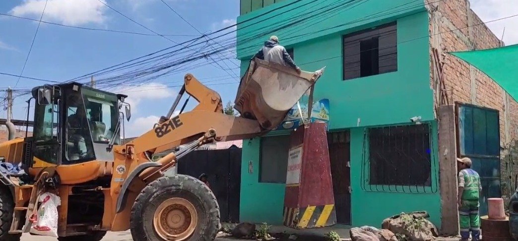 Clausuran local clandestino en Paucarpata con fachada de cevichería