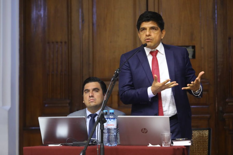 Parlamento aprobó informe para inhabilitar a exministro Carrasco