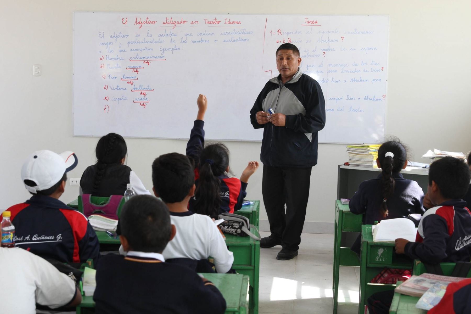 Hoy alumnos de colegios privados regresan a sus aulas