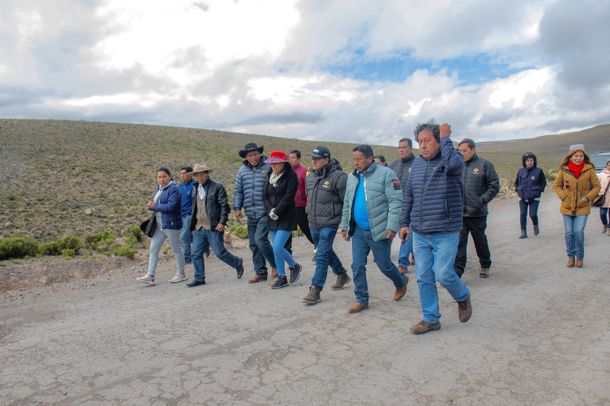 GRA denunciará empresas que abandonaron obra en Caylloma