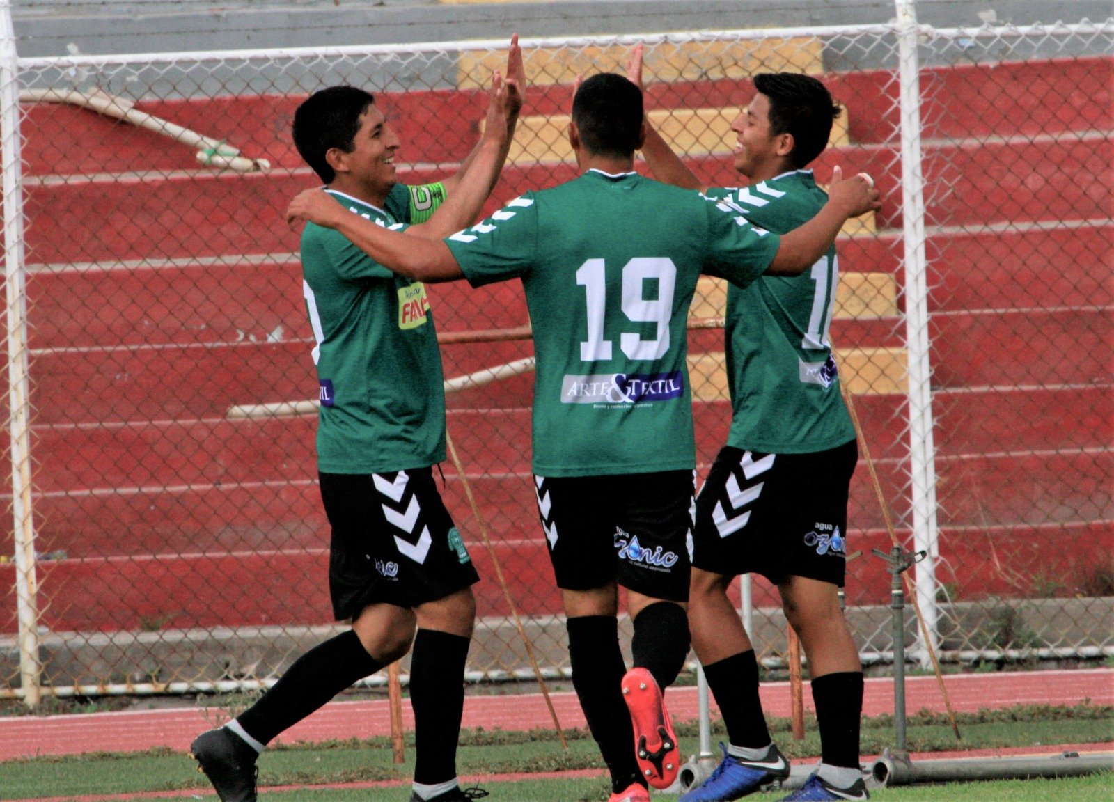 Huracán arrasó a Chacarita Junior