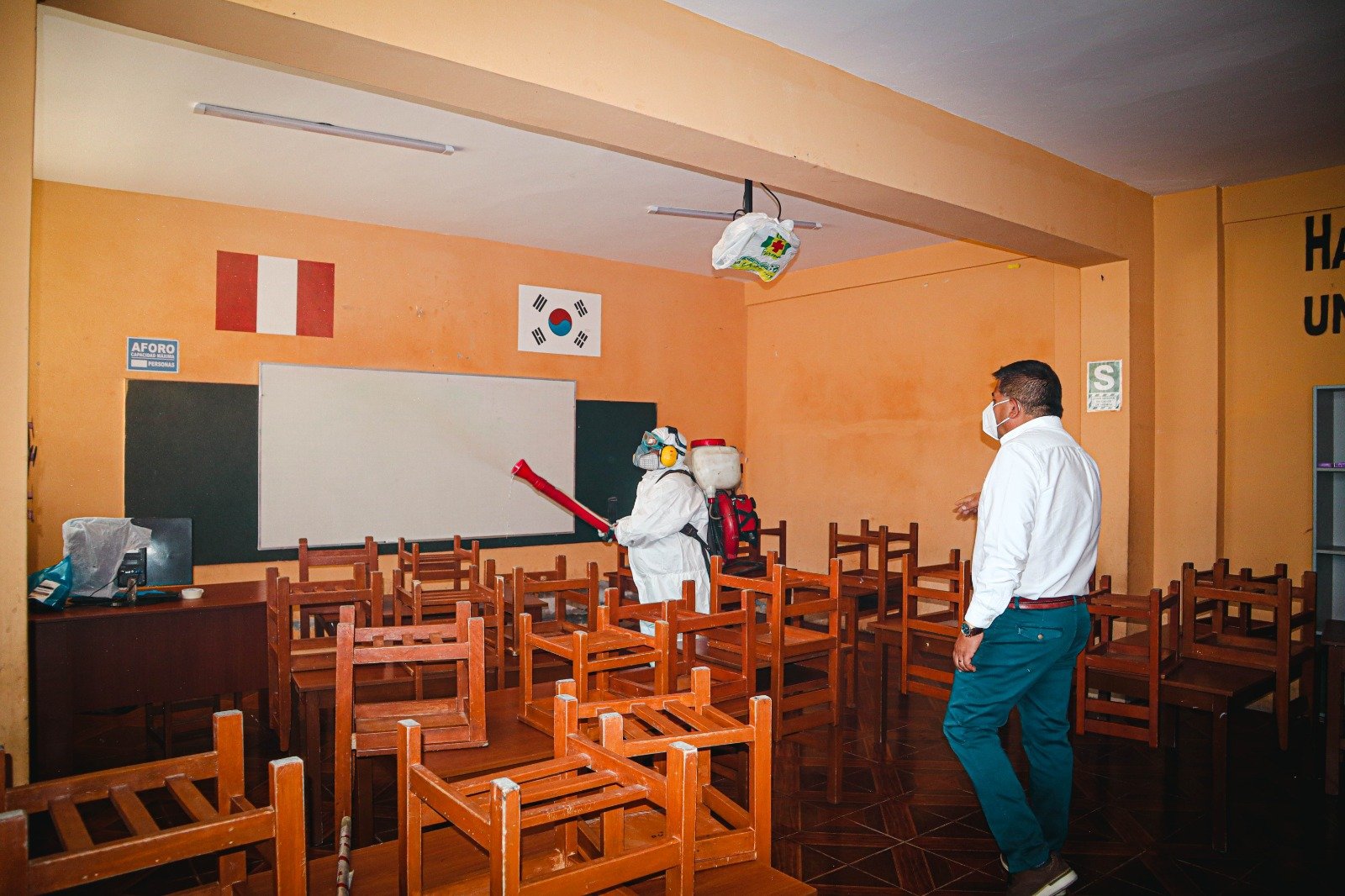 Iniciaron desinfección y fumigación en colegios