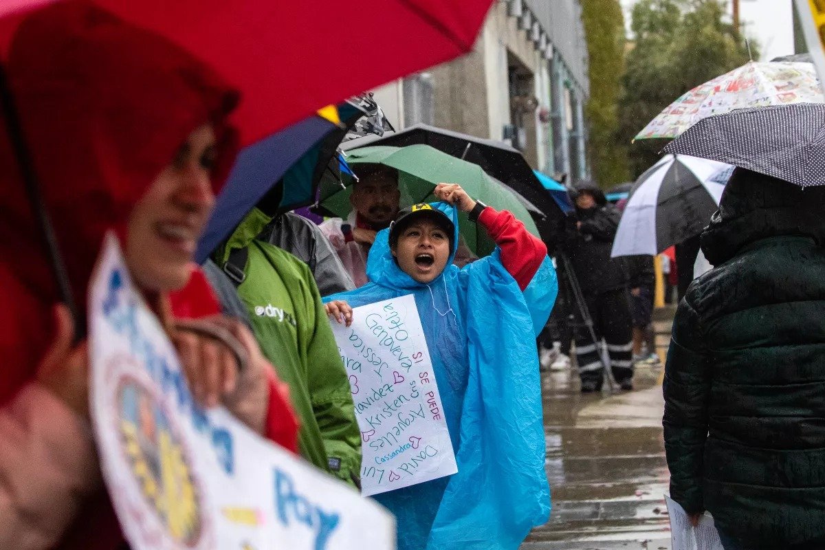 Huelga escolar en Los Ángeles deja tres días sin clases a 420 mil