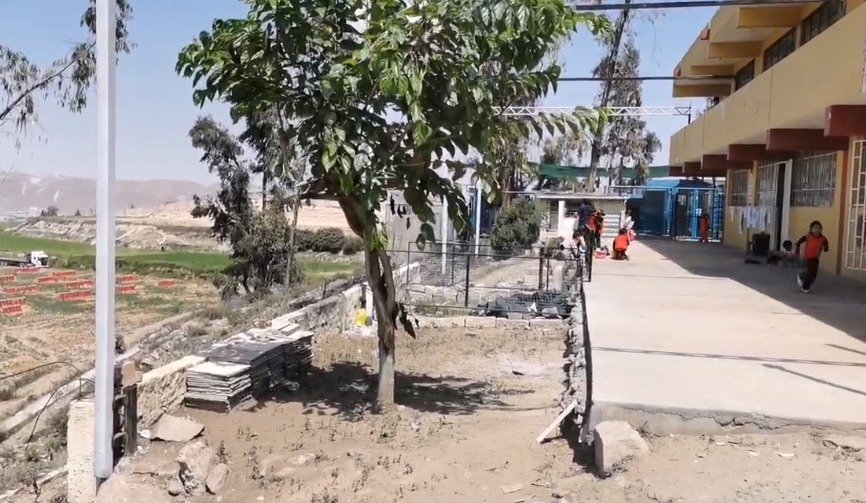 Colegio está abandonado por las autoridades hace 30 años