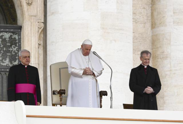 Papa Francisco aplaude a las mujeres por crear «sociedad humana»