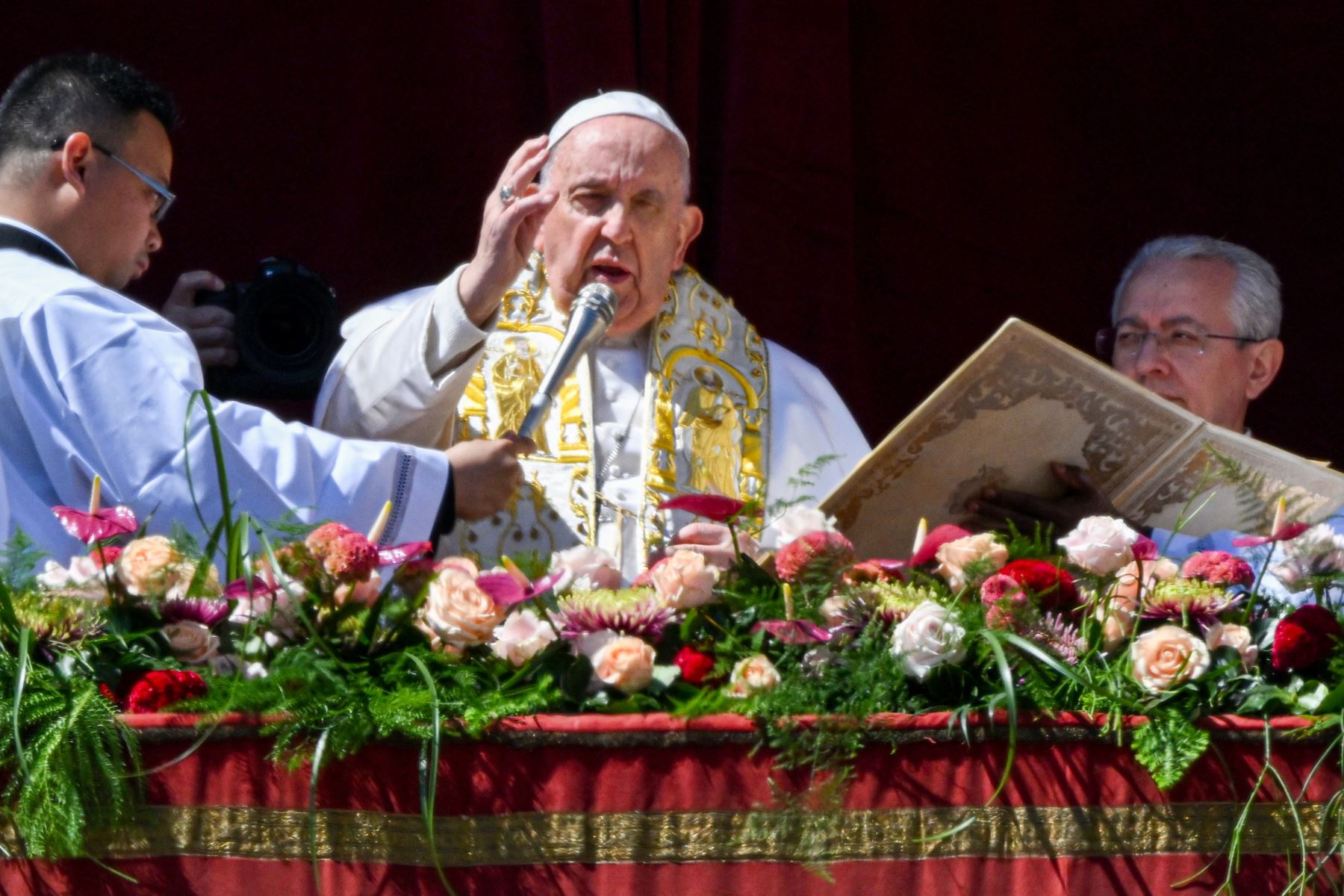 Papa Francisco desde Hungría: ¿Dónde están esfuerzos para la paz?