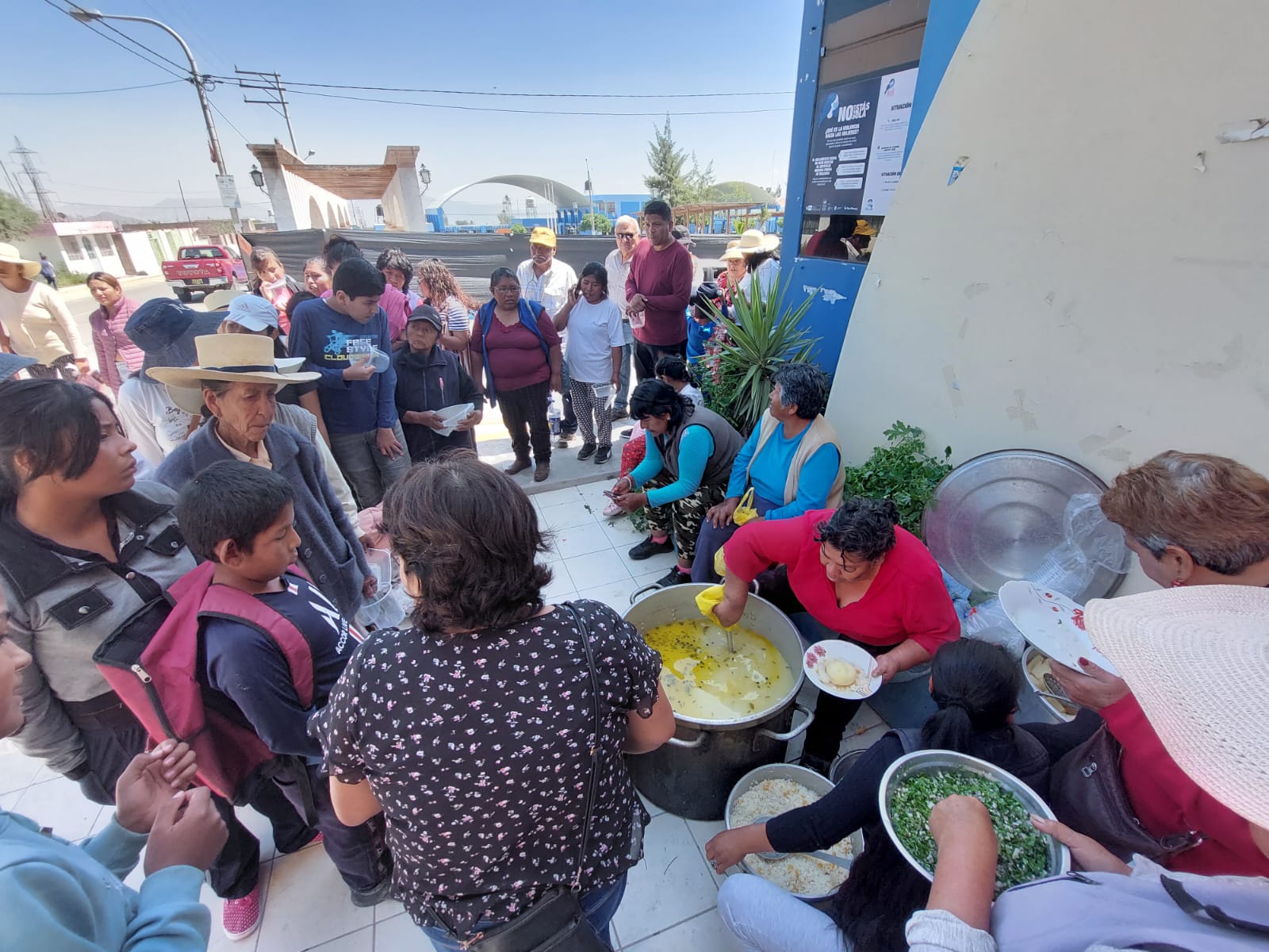 Con misa y “caldo de 7 carnes” celebran Pascua en Yarabamba