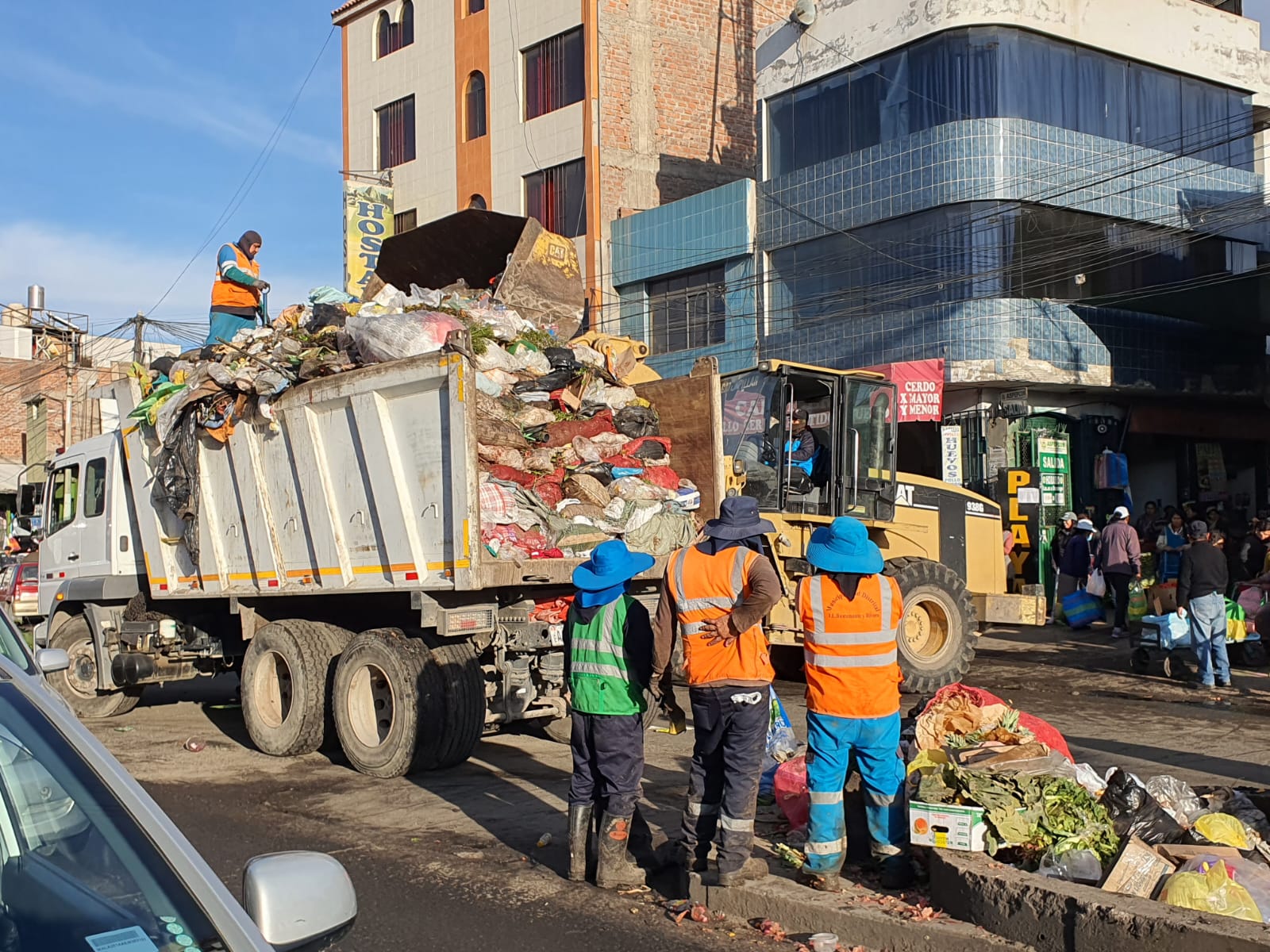 Más de 100 toneladas de basura en Avelino Cáceres