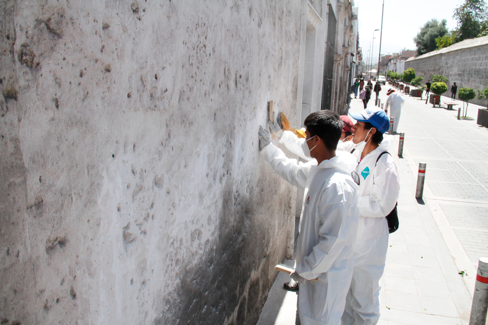 Inician limpieza de pintas y graffitis en el Centro Histórico