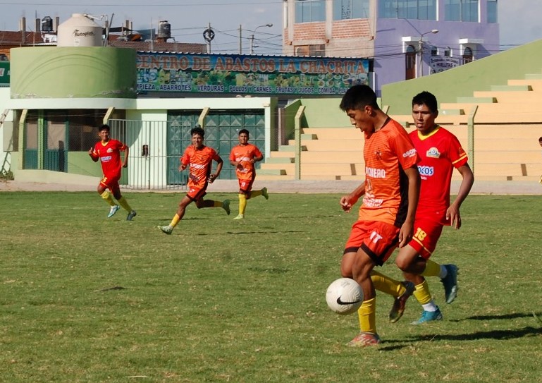 Arequipa FBC y Chacarita abren jornada en la Liga del Cercado