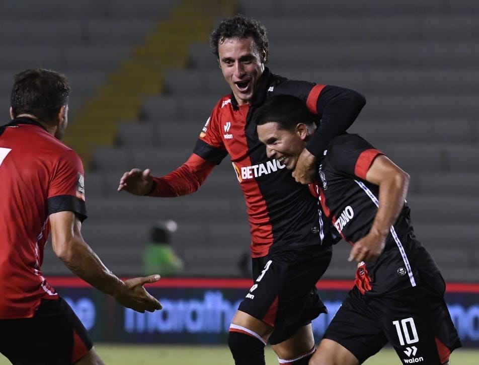 CIENCIANO JUGÓ CON 10 DESDE EL MINUTO 24