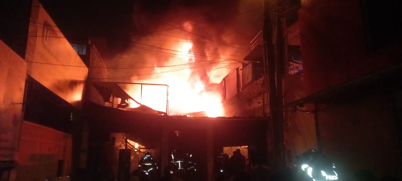 Comerciantes responsabilizan a la MPA de incendio registrado ayer