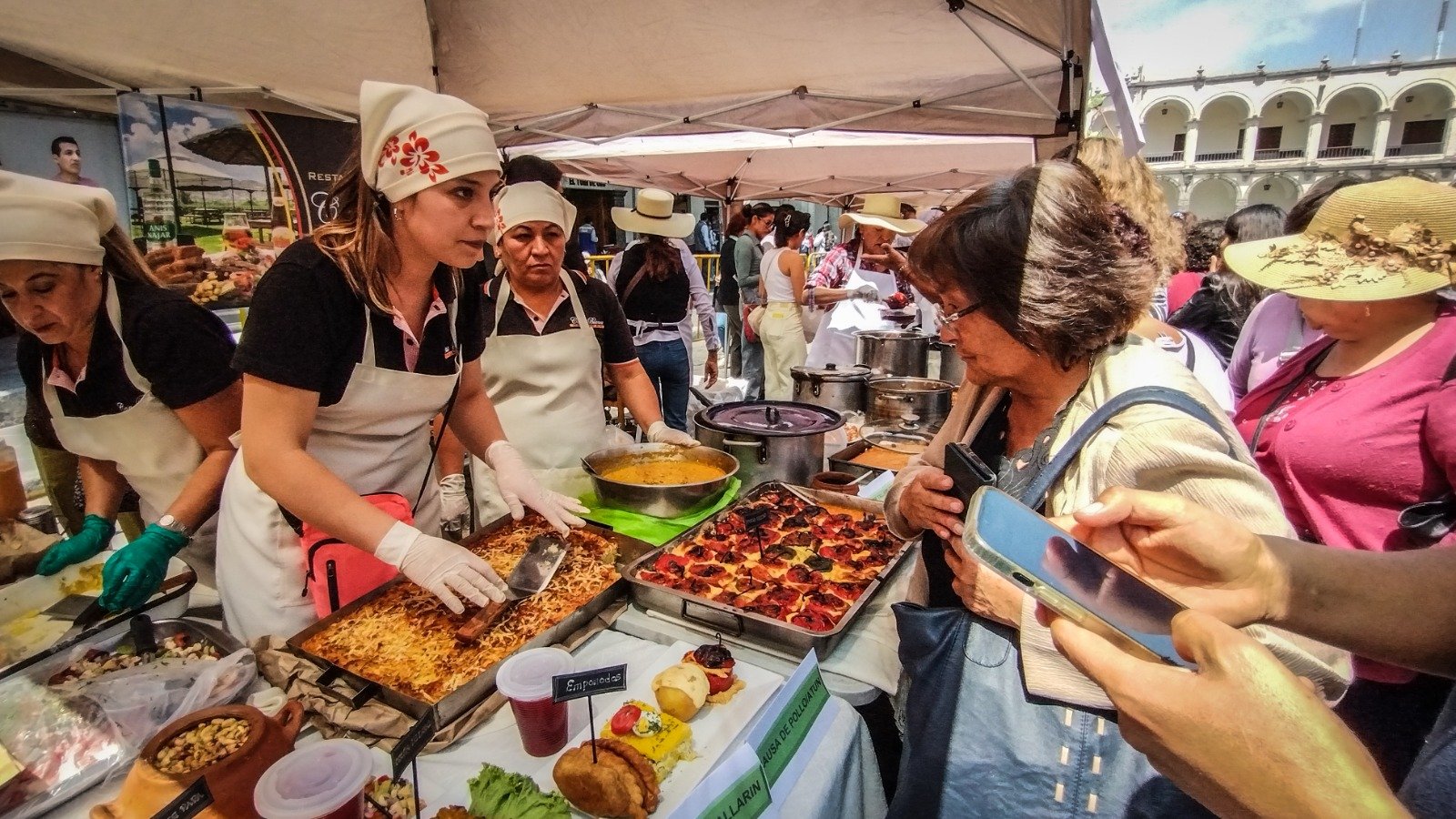 Más de 5 mil personas participaron del “Festival de postres y platos santos”