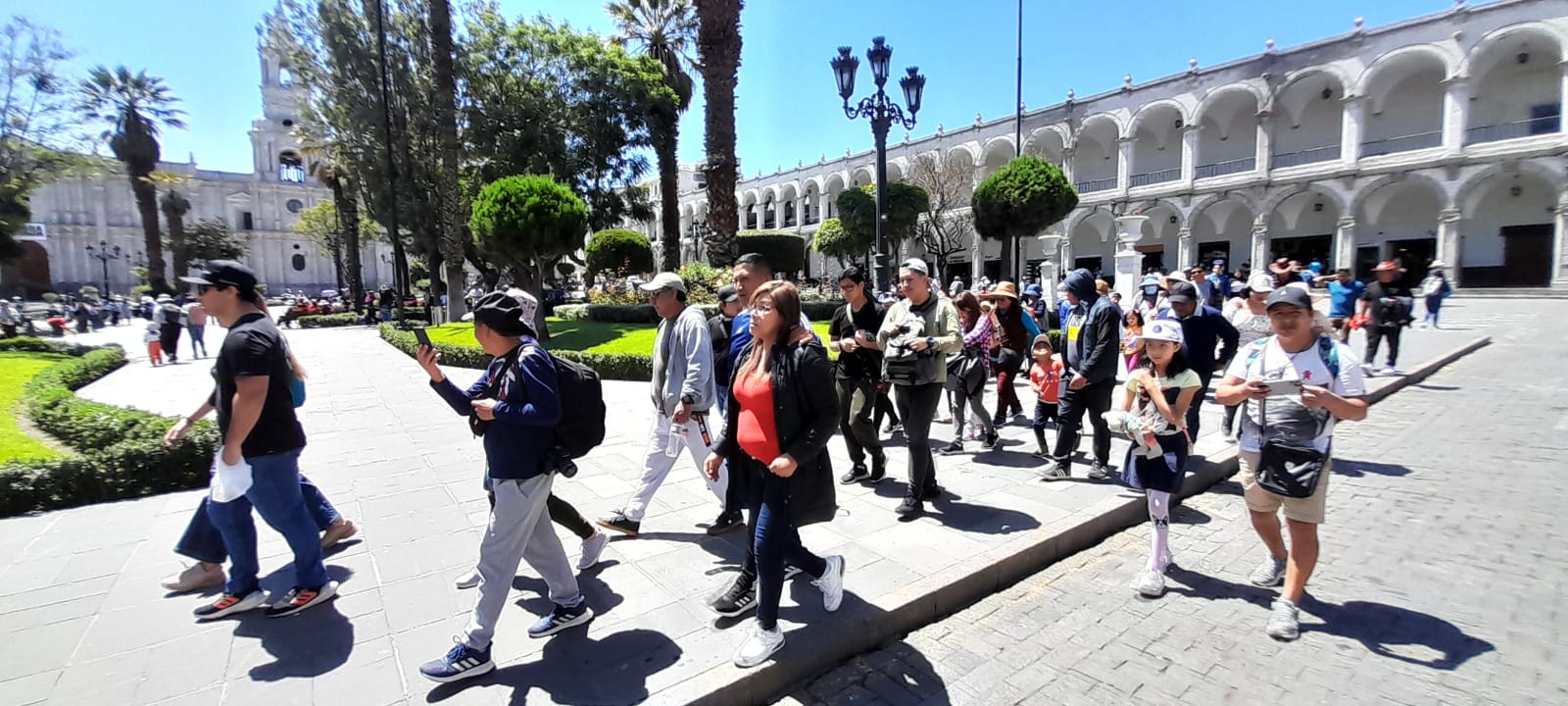 Casi 30,000 turistas visitan Arequipa en el feriado largo