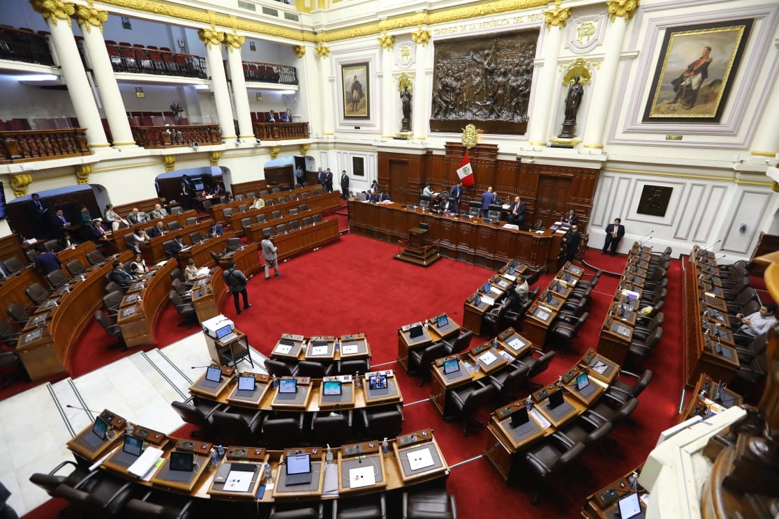 Congreso: Comisión Defensor del Pueblo acordó presentar a tres candidatos aptos