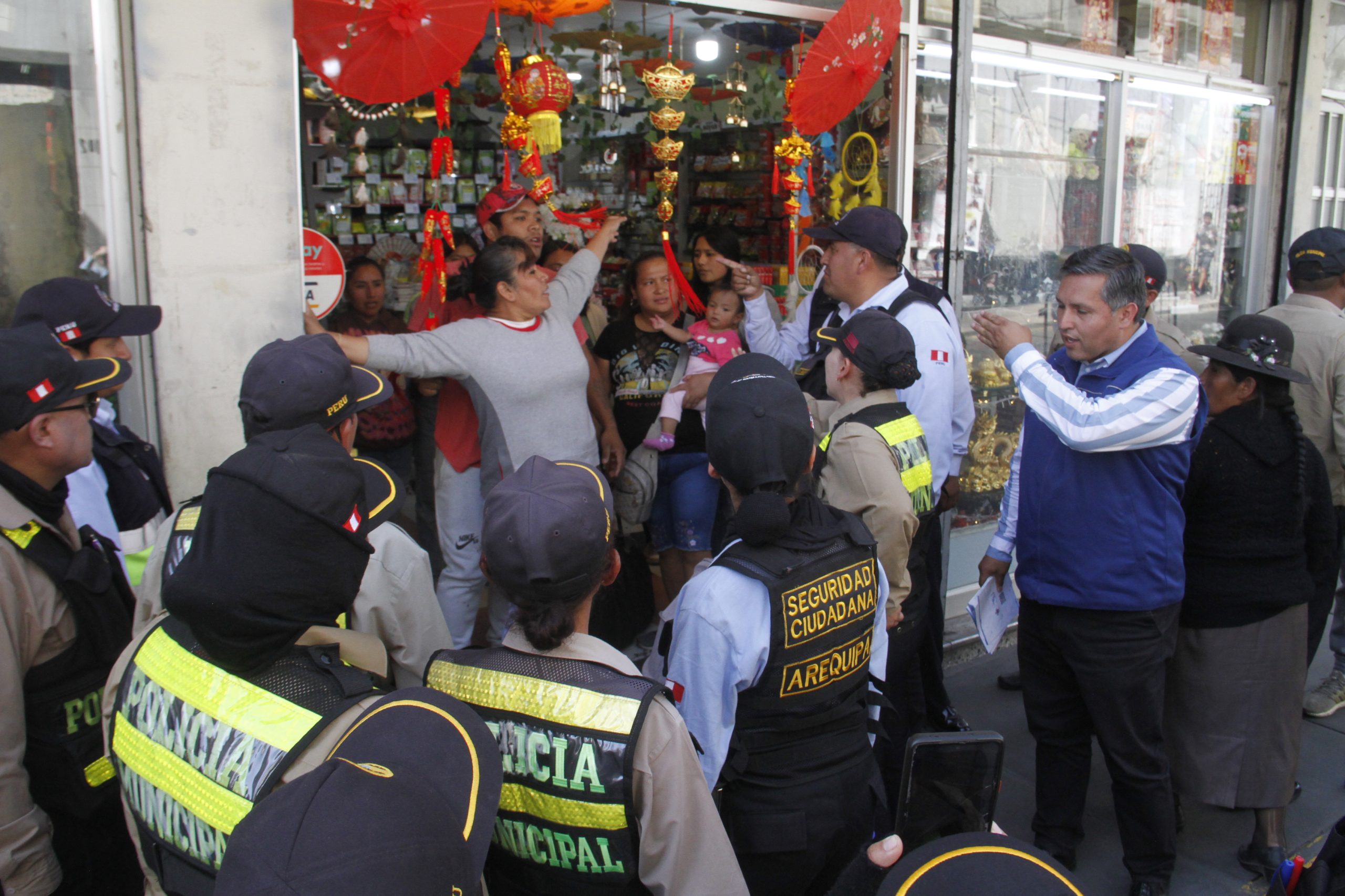 MPA inició erradicación del comercio ambulatorio en calles del Cercado