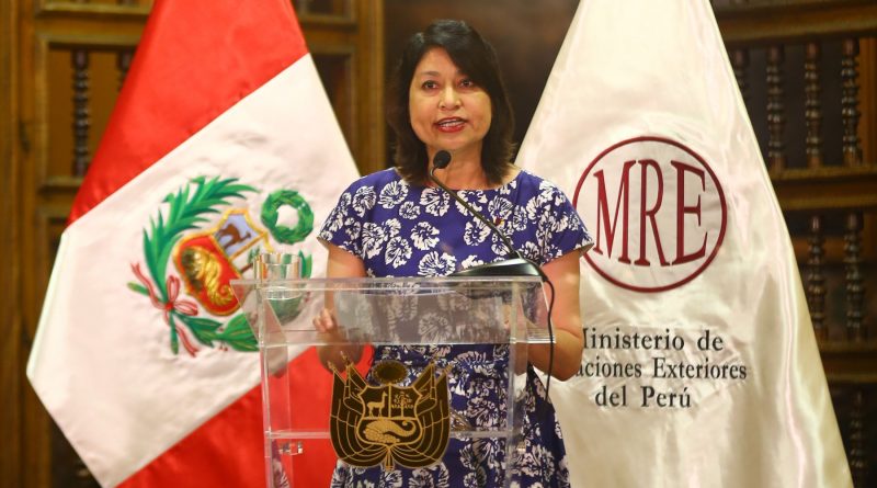 Gobierno peruano rechaza declaraciones de AMLO y  Petro