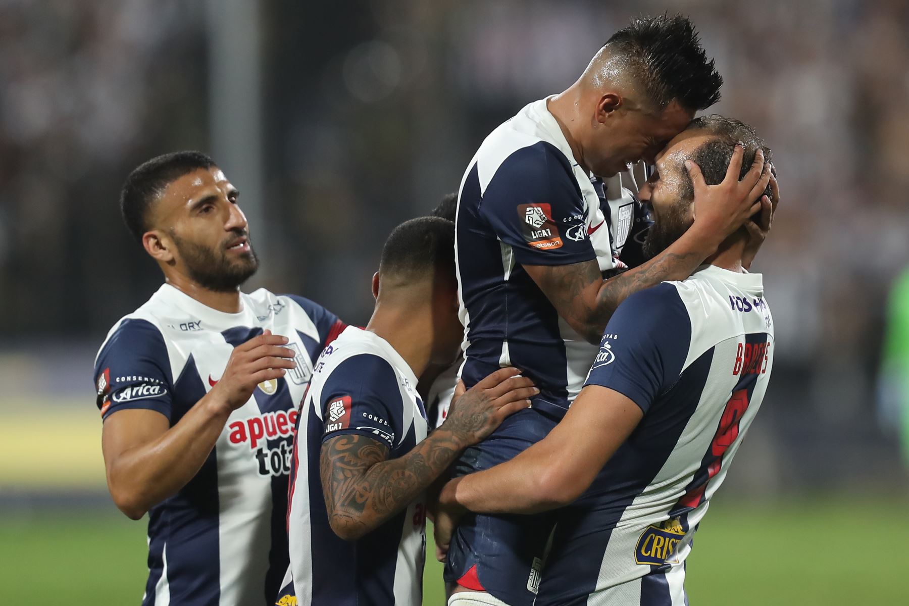 Alianza Lima ganó el Torneo Apertura Goleó 6-1 a Binacional por la fecha 17.  