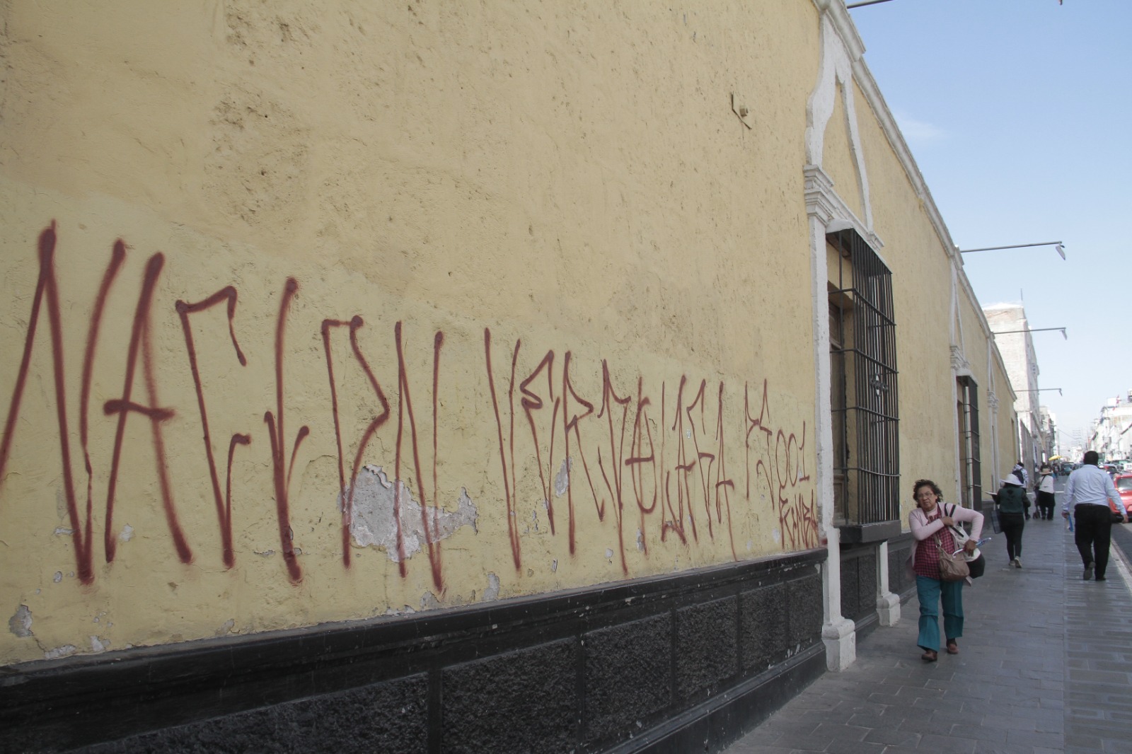 Malos ‘hinchas’ de Atlético Nacional realizan ‘graffitis’ en Centro Histórico