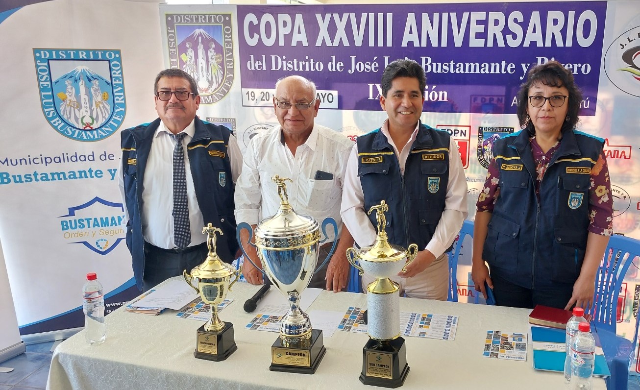 Más 300 participan en “Copa Bustamante” de Natación en Arequipa