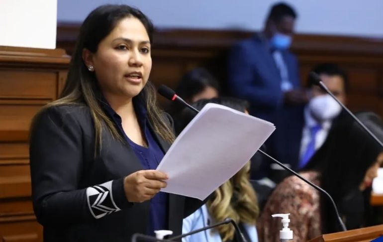 Ética verá hoy caso de congresista Heidy Juárez por recorte de sueldos