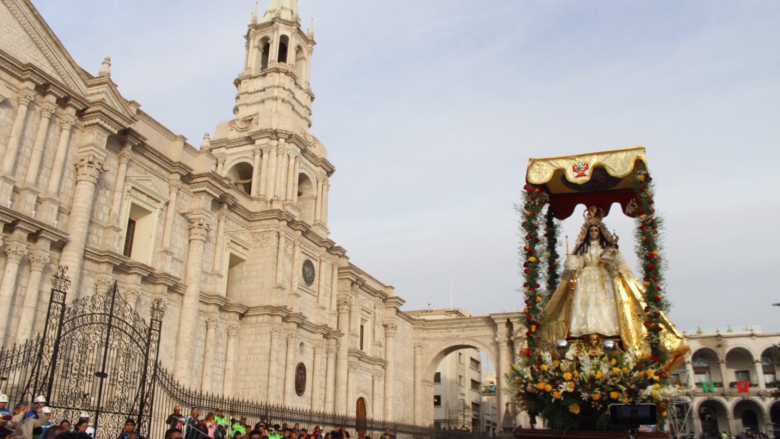 Virgen de Chapi luce hoy corona que le dio el Papa Juan Pablo II