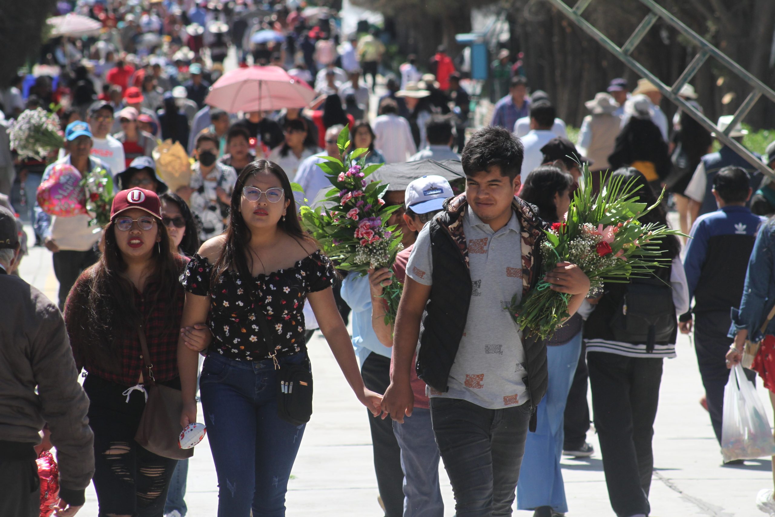 Disminuyó afluencia de personas al cementerio La Apacheta por día de la Madre