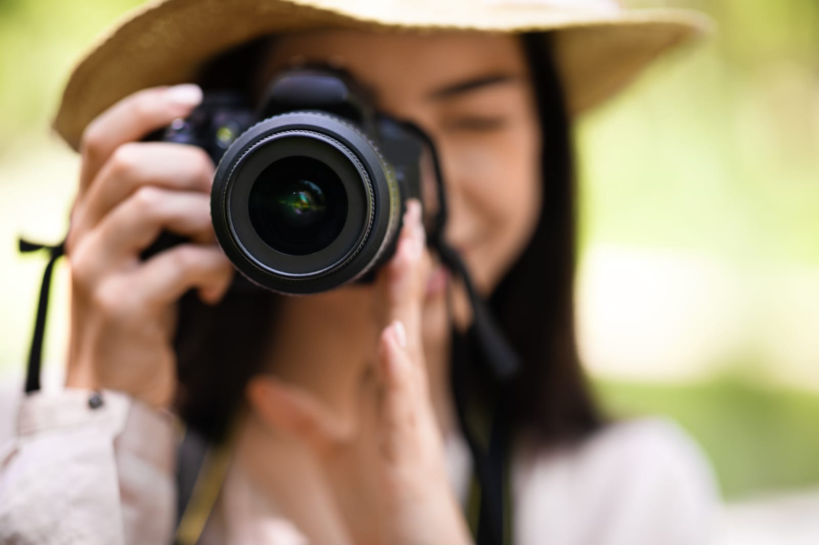 ¿Quiénes pueden participar en el Concurso de Fotografía para mujeres?