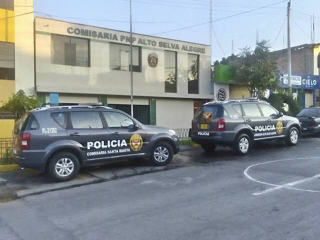 Asaltan a policías en ASA y Bustamante y Rivero