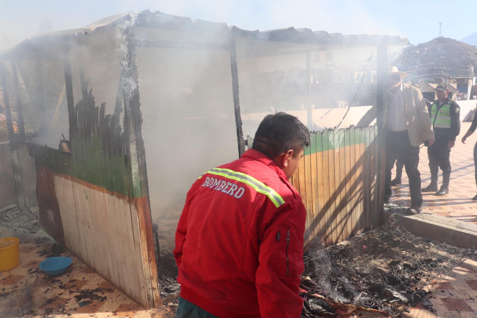 Evacúan a escolares de colegio en Tiabaya por amago de incendio