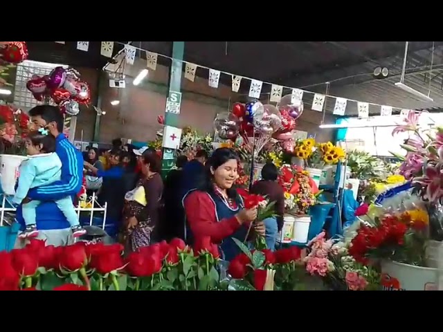 Arreglos florales en el mercado Virgen de Chapi desde los S/ 20 hasta el gusto del cliente