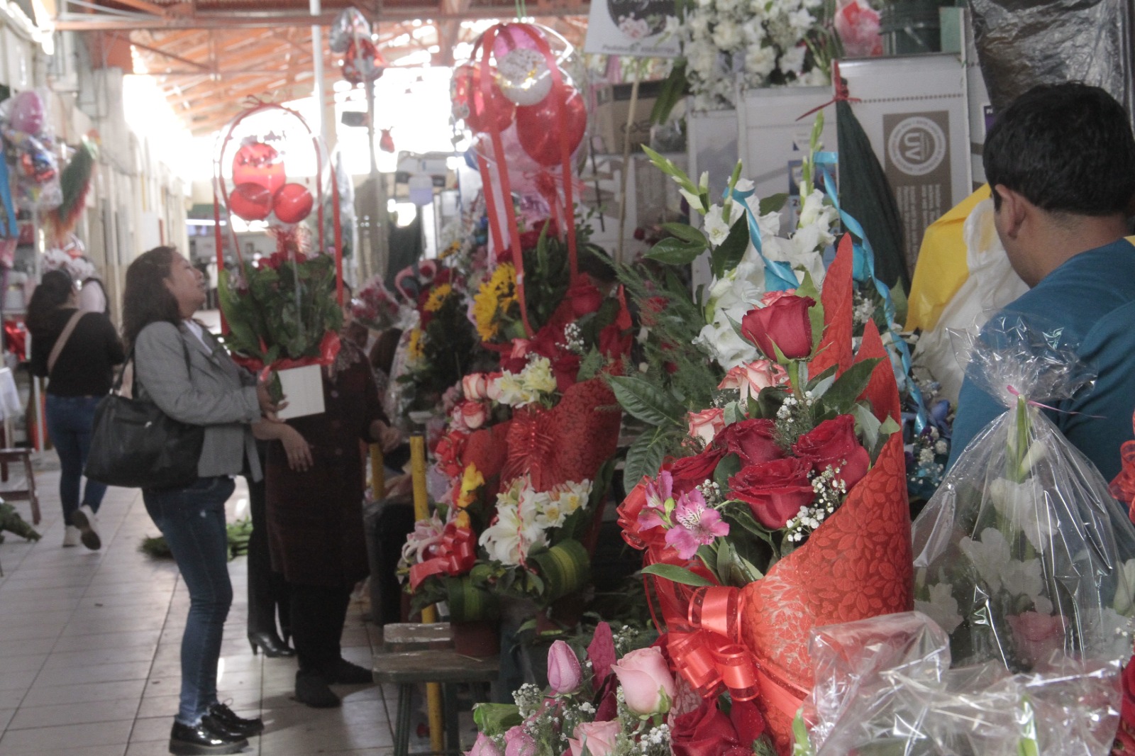 Venderán arreglos florales desde 12 soles