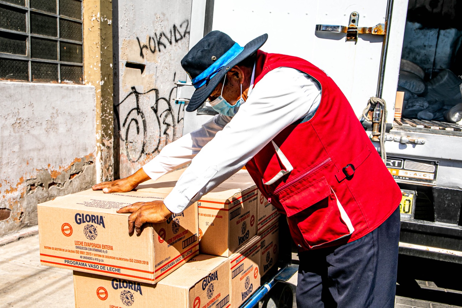 Alcaldesa Provincial interina agiliza entrega de alimentos del Vaso de Leche