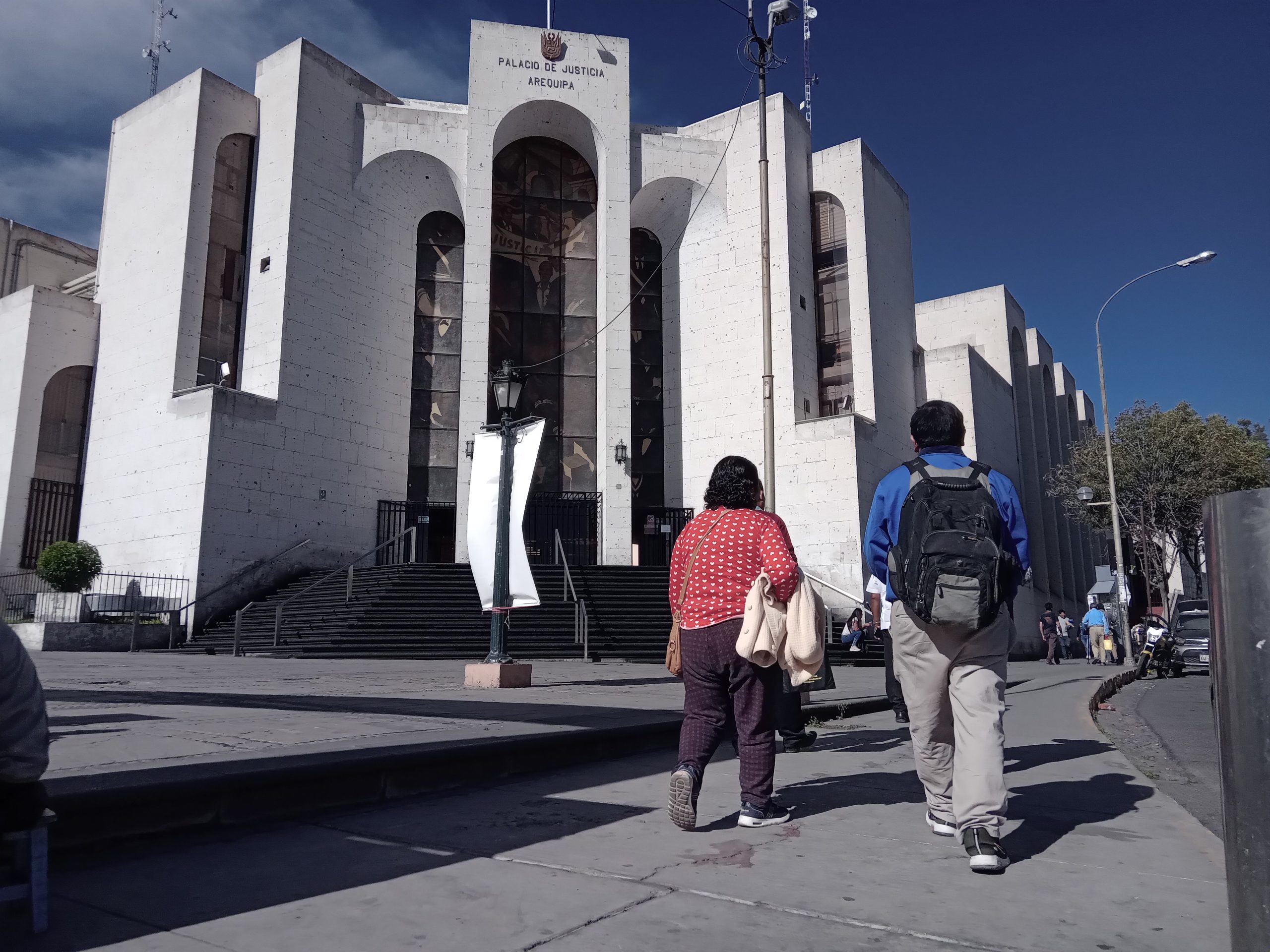 Nueva escala de sueldos favorece a 893 trabajadores de la Corte de Arequipa