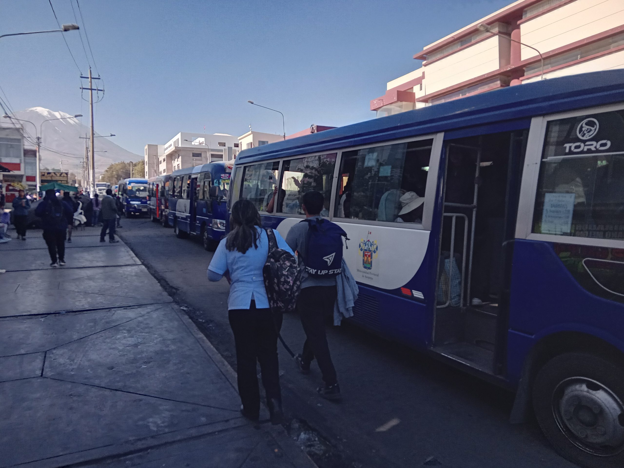 Transportistas insisten en aumento del costo del pasaje urbano