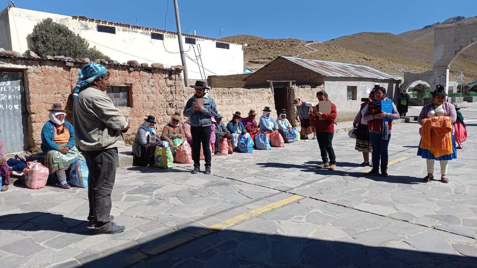 MPA llevó ayuda para pobladores de San Juan de Tarucani