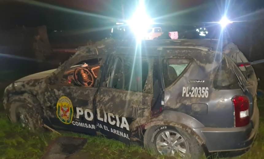 Despistaje de patrullero deja a cuatro policías heridos