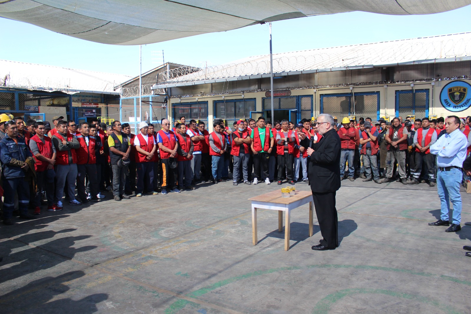 Arzobispo celebró misa en penal de varones por Día del Padre