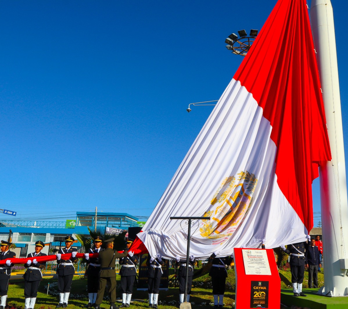 Izan la bandera nacional más grande de la región Arequipa