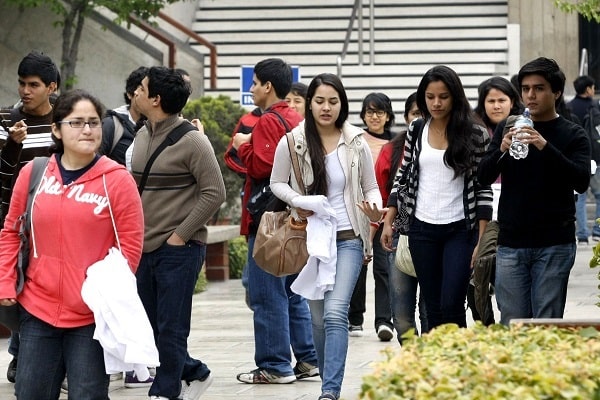 Jóvenes del Perú claman atención