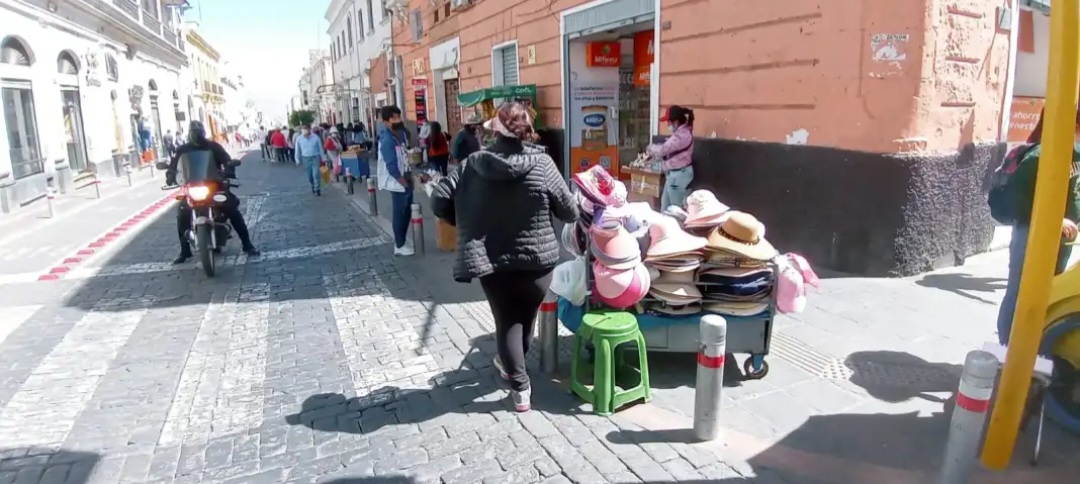 Comerciantes ambulantes de Arequipa denuncian robos y acoso de extranjeros