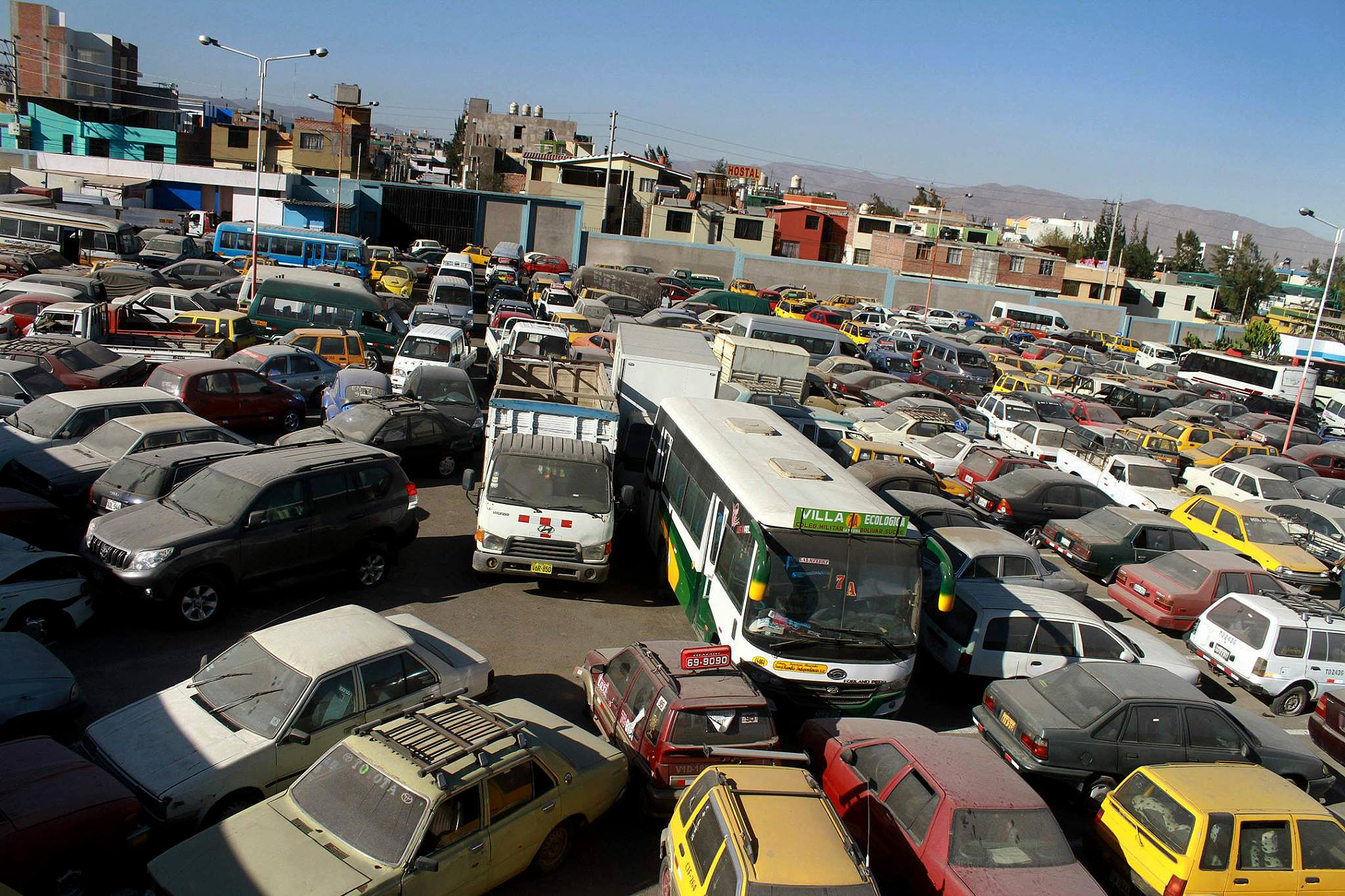 Mayoría de vehículos en subasta son autos y motos