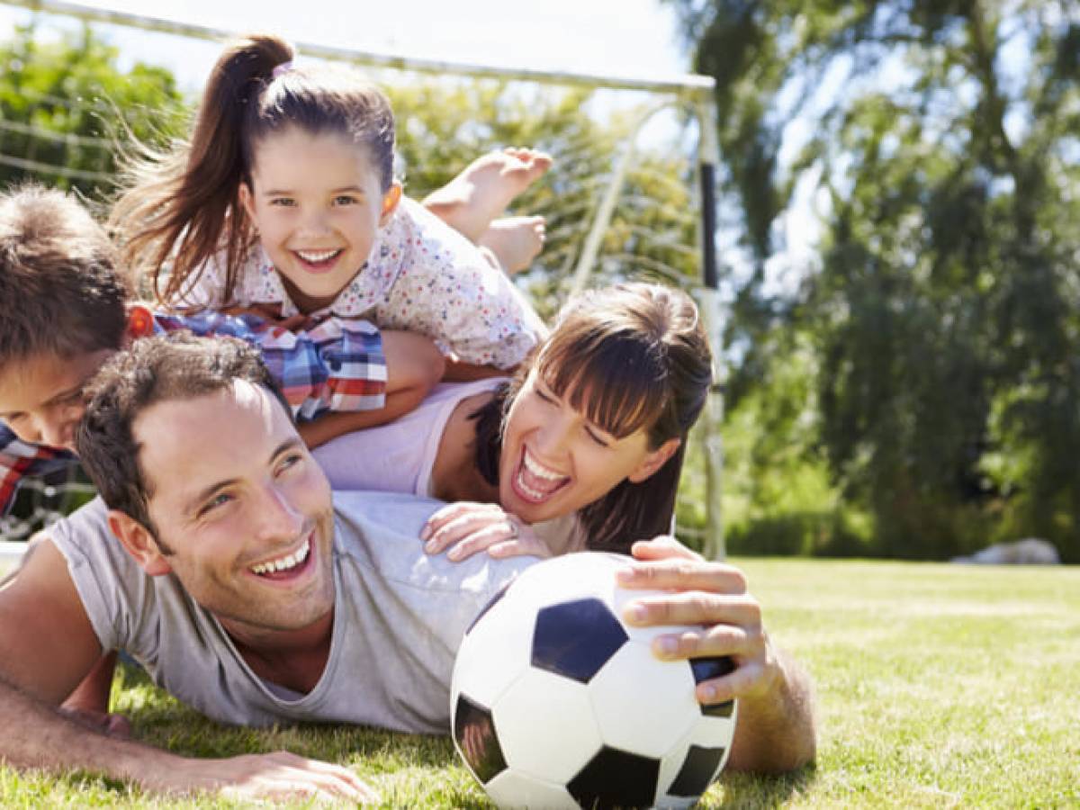 HOY CONOCÍ EN EL MUNDO GENTE MARAVILLOSA NUESTRA VIDA COMO PADRES Y COMO HIJOS