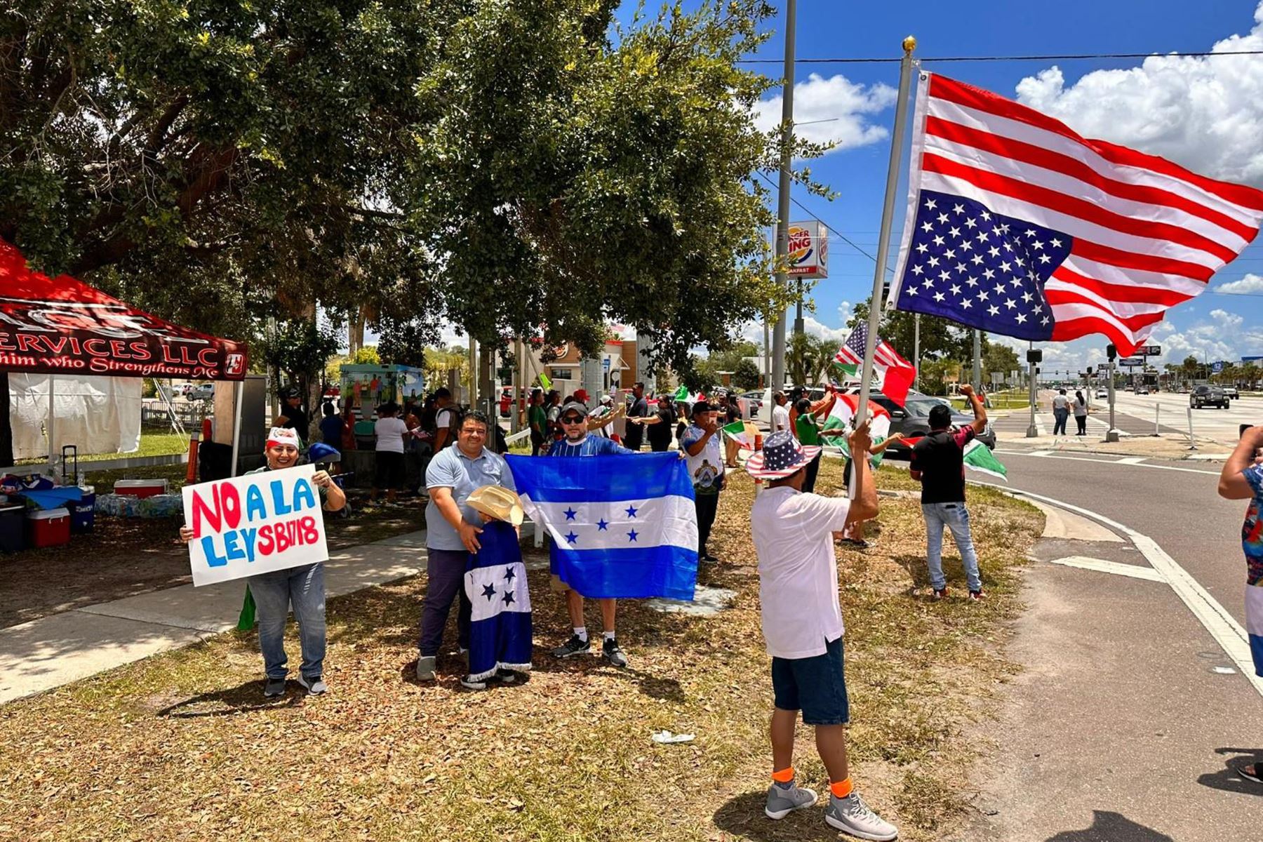 Manifestantes latinos protestan en Tampa