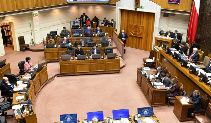 Sala del Senado de Chile aprobó un proyecto que aumenta el salario mínimo a 500 pesos chilenos