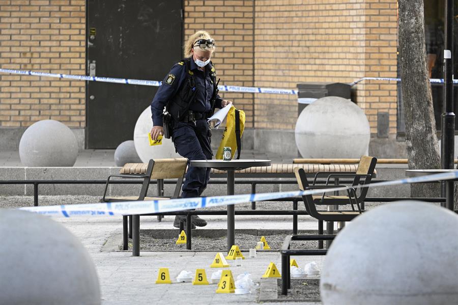 SUECIA: Un adolescente de 15 años murió y otras tres personas resultaron heridas en un tiroteo