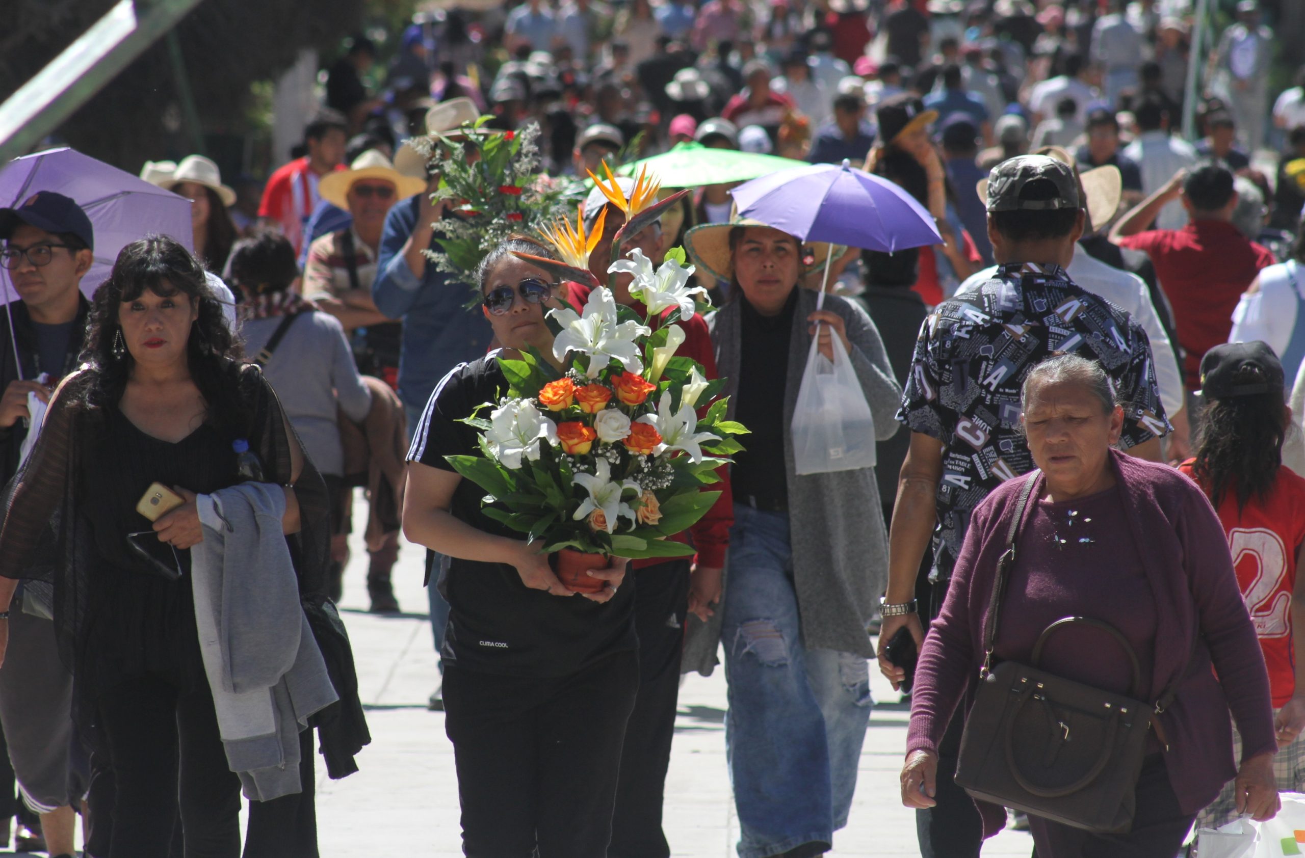 Miles acudieron al cementerio La Apacheta en el Día del Padre