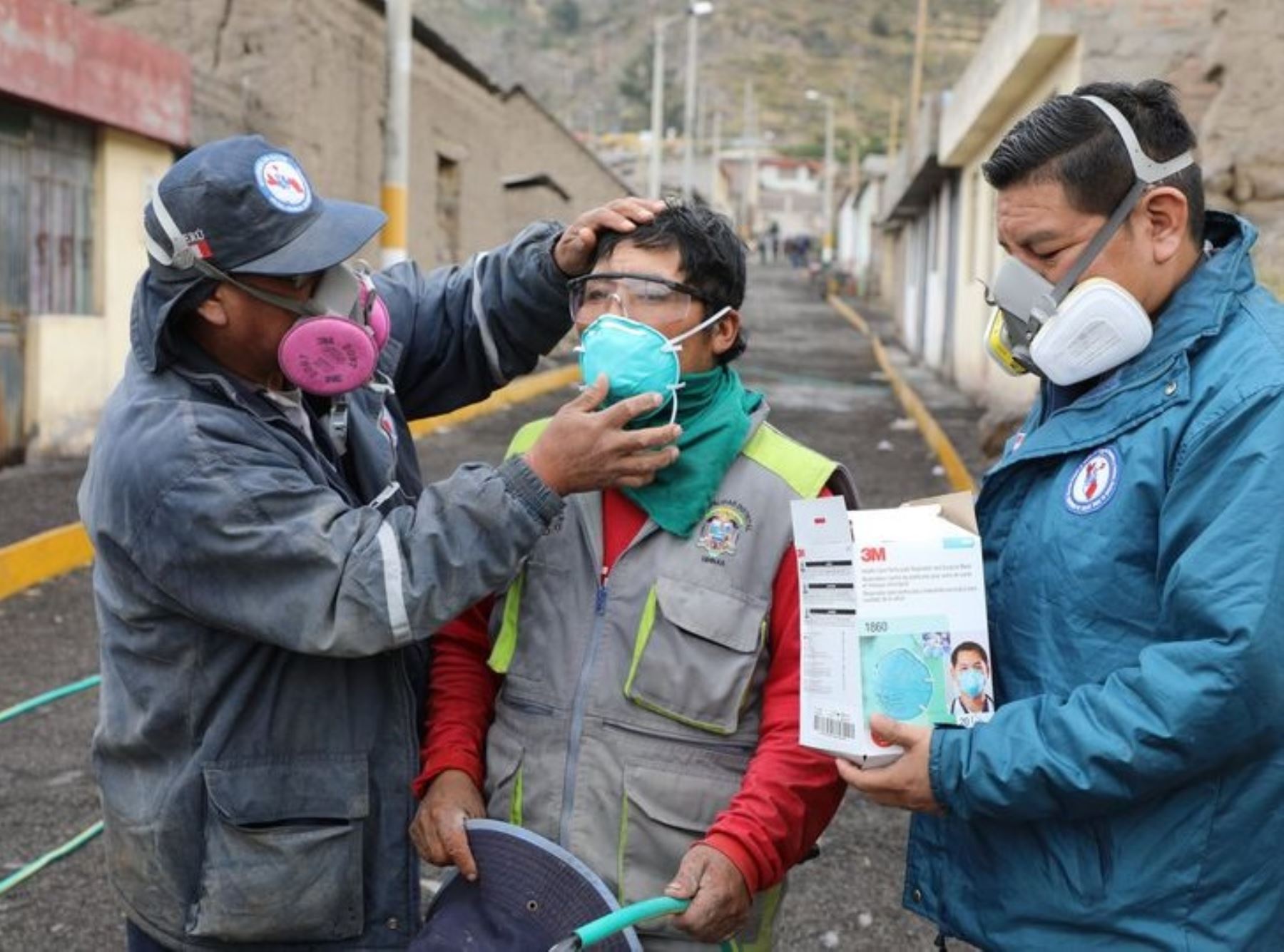 Explosiones del Ubinas afectan a 34 familias de San Juan de Tarucani